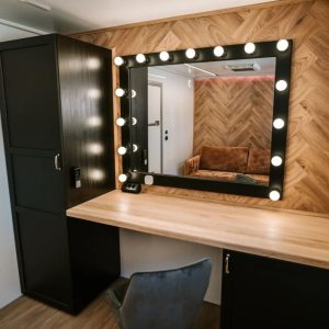 Mask & kostymtrailer Make-up trailer Sminkvagn